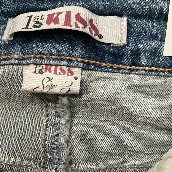 🌼4/$10🌼 NWT [1st KISS ] Wild Cat Embroidered Short Shorts | Junior 3 - Picture 5 of 5